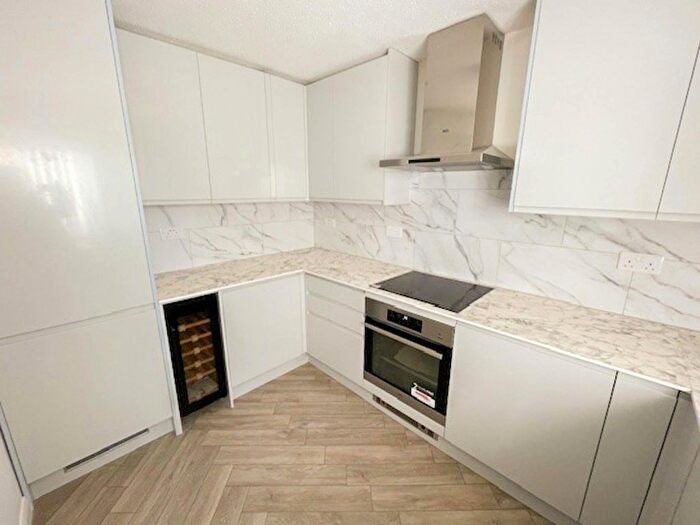 Property To Rent In Flat Catherine Lodge, Maybank Road, South Woodford, London, E18