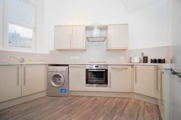 3 Bedroom Flat To Rent In Spittalfield Crescent, Newington, Edinburgh, EH8