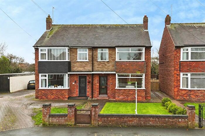 3 Bedroom Semi Detached House For Sale In Wascana Close, Hull, HU4