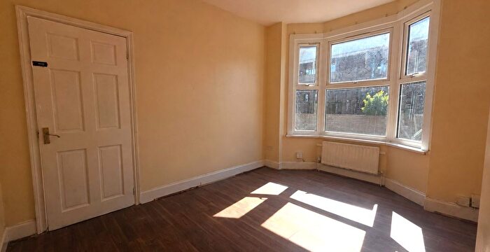 3 Bedroom Terraced House To Rent In Grange Road, London, E13