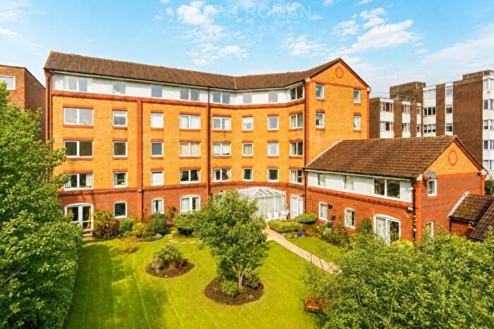 1 Bedroom Retirement Property For Sale In Fairview Court, Kingston Upon Thames, KT2