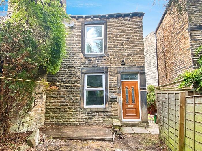 2 Bedroom End Of Terrace House To Rent In Beckett Road, Dewsbury, WF13