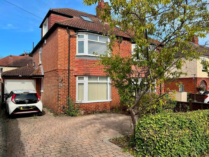 3 Bedroom Semi-Detached House To Rent In Moorgarth Avenue, York, YO24