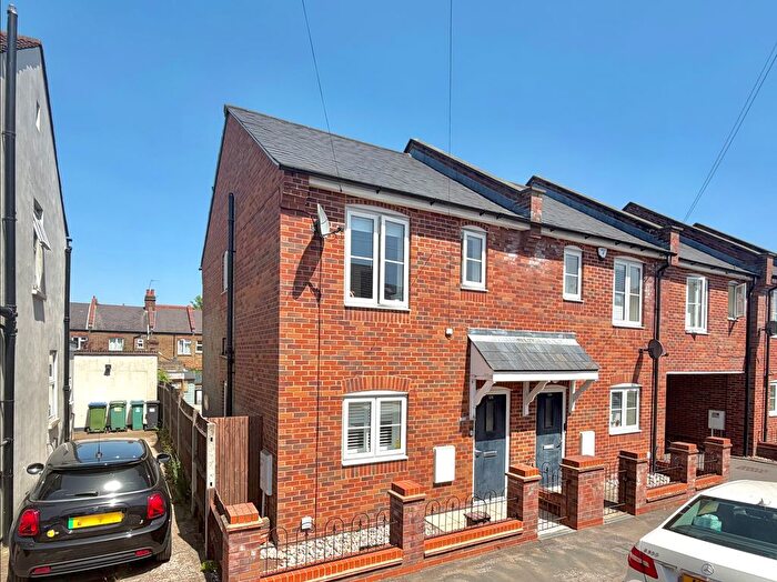 2 Bedroom End Of Terrace House For Sale In Cecil Street, Watford, WD24