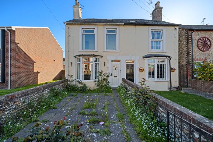 3 Bedroom Semi Detached House For Sale In Bognor Road, Chichester, PO19