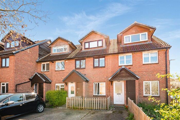 2 Bedroom Flat To Rent In Stubbs Way, Colliers Wood, SW19