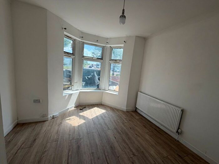 2 Bedroom Flat To Rent In Ley Street, Ilford, IG1