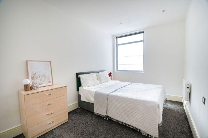 2 Bedroom Flat To Rent In Whitworth Street, Manchester, M1