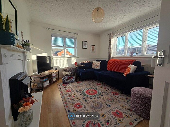 2 Bedroom Flat To Rent In Crossfield Road, Hessle, HU13