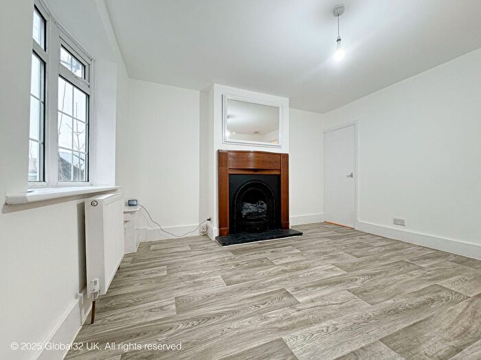 2 Bedroom Terraced House To Rent In Hawks Road, Kingston Upon Thames, KT1