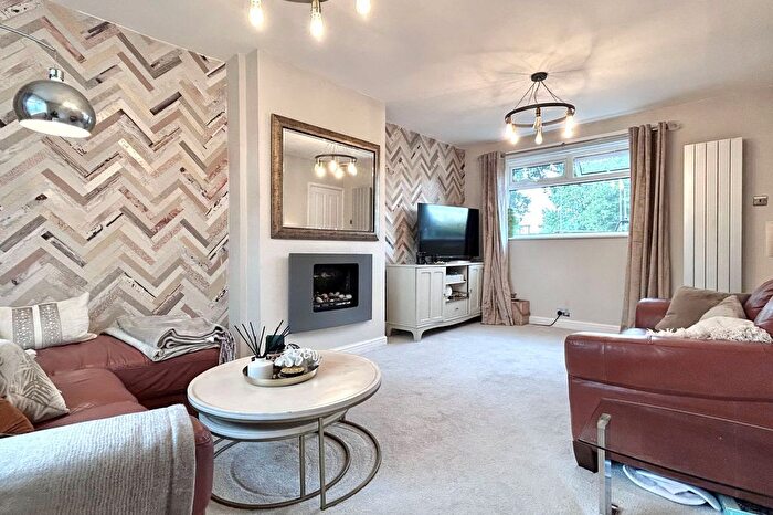 3 Bedroom Maisonette For Sale In Outwood Road, Heald Green, SK8