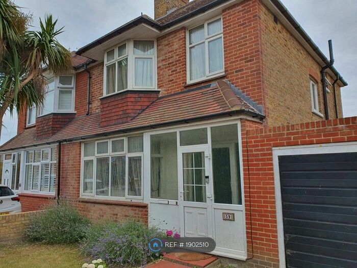 3 Bedroom Semi-Detached House To Rent In Bradstow Way, Broadstairs, CT10