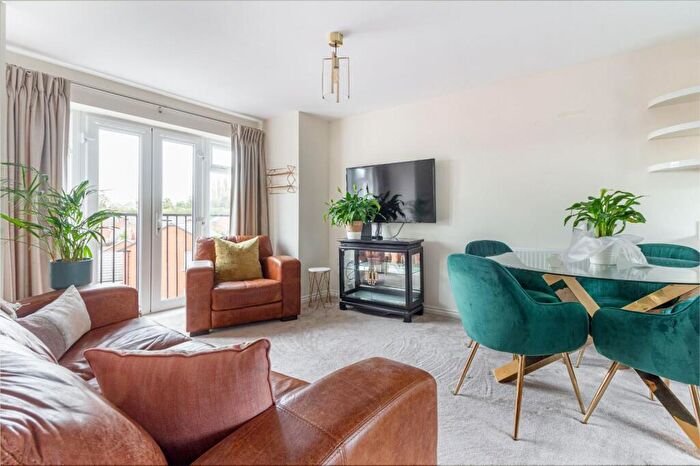 2 Bedroom Flat To Rent In Fussell Way, Wollaston, Stourbridge, DY8