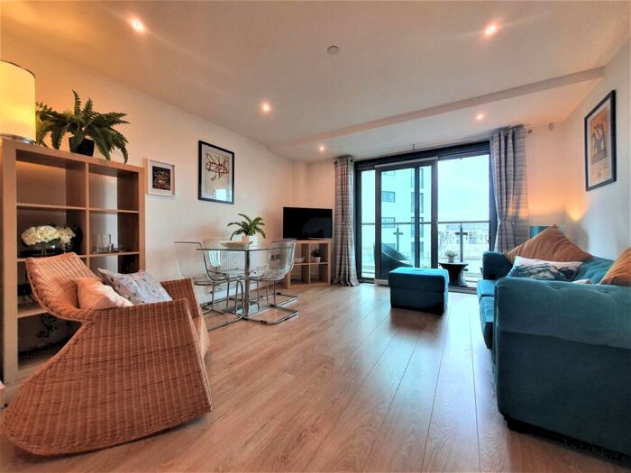 1 Bedroom Apartment To Rent In Craig Tower, Aqua Vista, Bow, E3