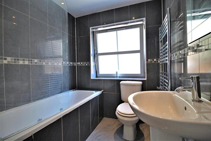 2 Bedroom Apartment To Rent In Hazelwood Road, Town Centre -, NN1