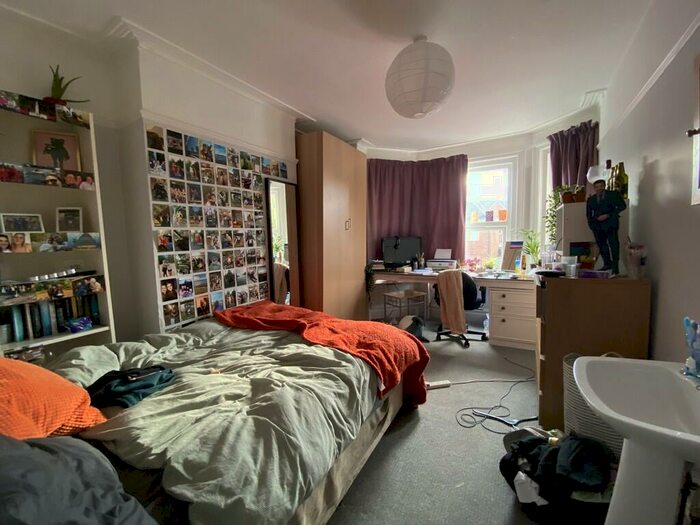 7 Bedroom Semi-Detached House To Rent In Richmond Gardens, SO17