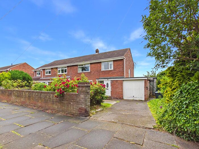 4 Bedroom Semi-Detached House For Sale In King George Road, South Shields, NE34