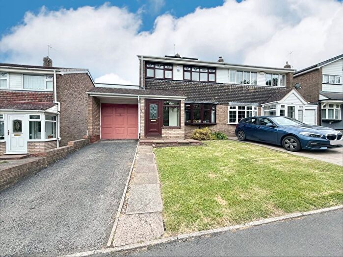 3 Bedroom Semi Detached House For Sale In Oakham Road, Oakham, Tividale, B69