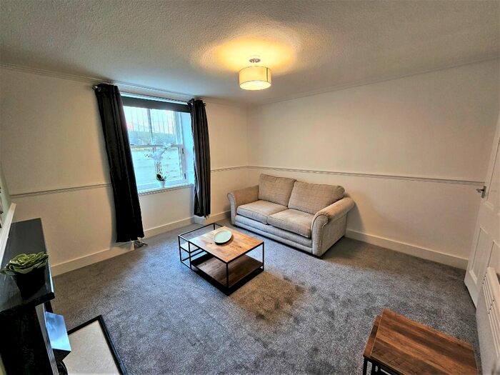 1 Bedroom Flat To Rent In Crown Street, City Centre, Aberdeen, AB11
