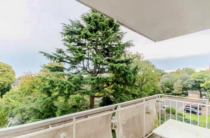 1 Bedroom Flat To Rent In Palace Road, Streatham Hill, London, SW2