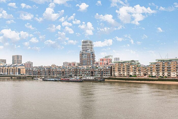 2 Bedroom Flat To Rent In Central Avenue, Sands End, SW6