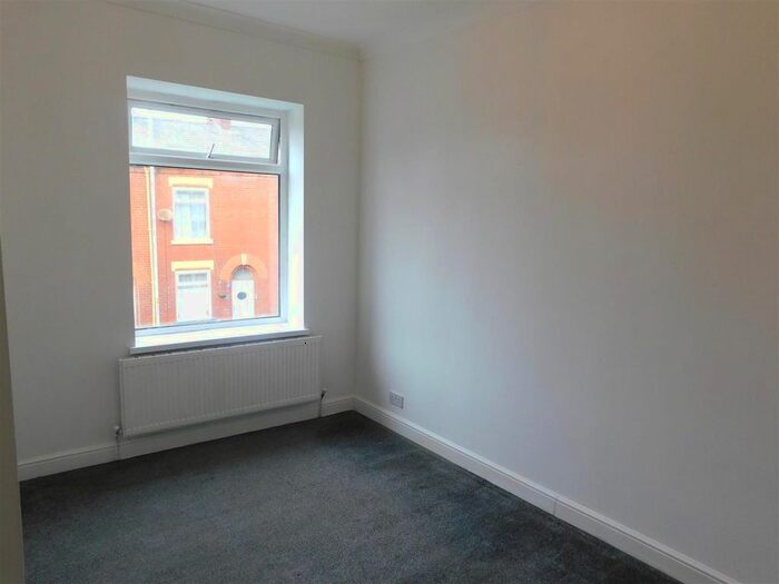3 Bedroom Terraced House To Rent In Coalshaw Green Road, Chadderton