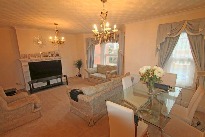 2 Bedroom Terraced House To Rent In Park Road North, Bedford, MK41