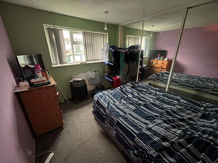 1 Bedroom Flat To Rent In Newnham Street, Chatham, ME4