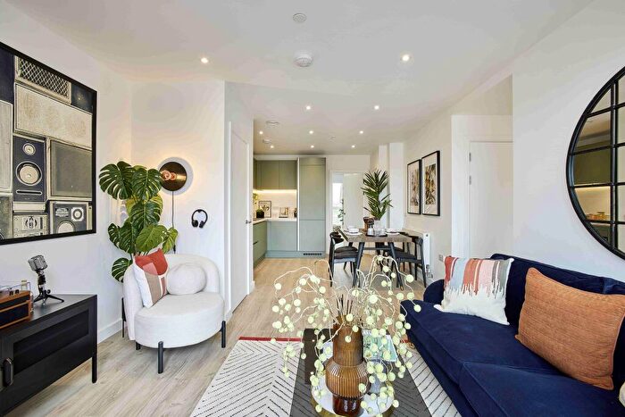 1 Bedroom Flat For Sale In Millwright Apartments, Marshgate Lane, London, E15