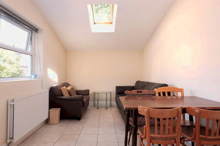 5 Bedroom Terraced House To Rent In Coombe Road, Brighton, BN2