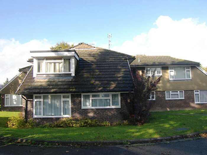 1 Bedroom Flat To Rent In Proctor Gardens, Bookham, KT23