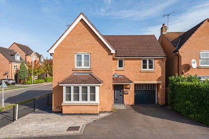 4 Bedroom Detached House For Sale In Bennett Road, Oakley Vale, NN18