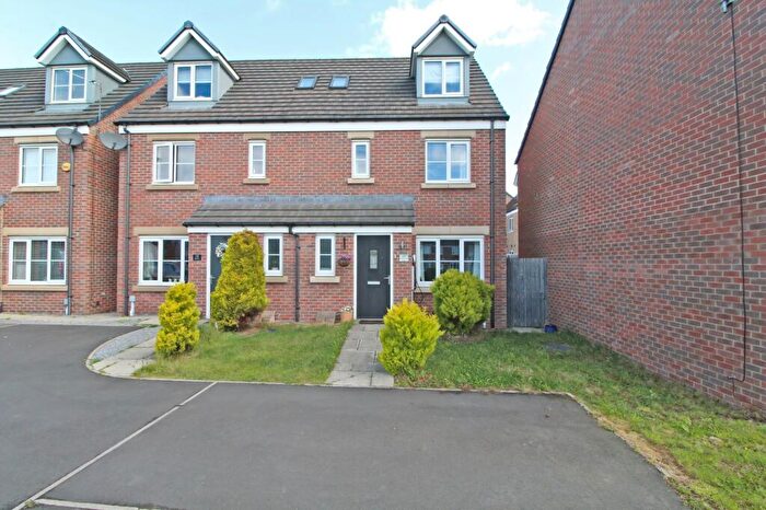4 Bedroom Semi-Detached House For Sale In Halton Grove, Blyth, NE24