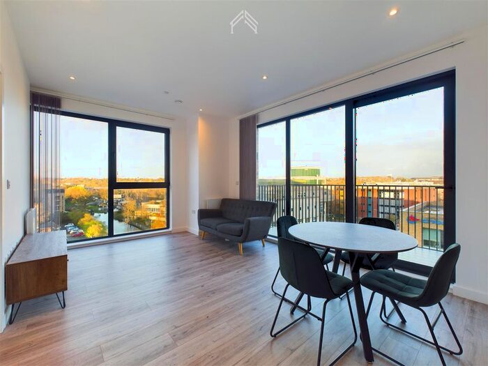 2 Bedroom Flat To Rent In Papermill House, Uxbridge, UB8