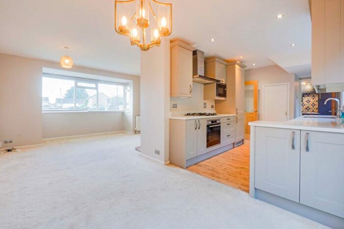 3 Bedroom Detached House For Sale In Briar Meads, Oadby, Leicester, LE2