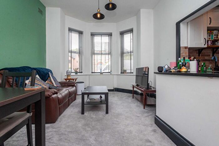 2 Bedroom Flat To Rent In Charmouth Grove, Poole, BH14