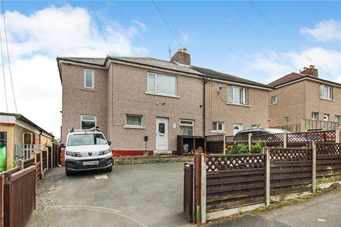 3 Bedroom Semi Detached House For Sale In Braithwaite Avenue, Keighley, Bradford, BD22