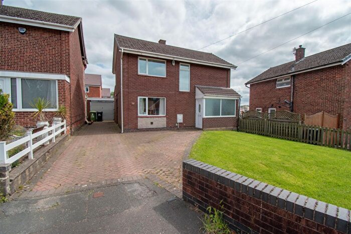 3 Bedroom Detached House For Sale In Honeyfield Drive, Ripley, DE5