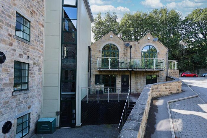 1 Bedroom Flat For Sale In Troy Road, Horsforth, Leeds, West Yorkshire, LS18