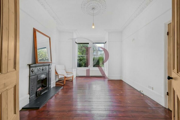 3 Bedroom House To Rent In Highbury Hill, Highbury, N5