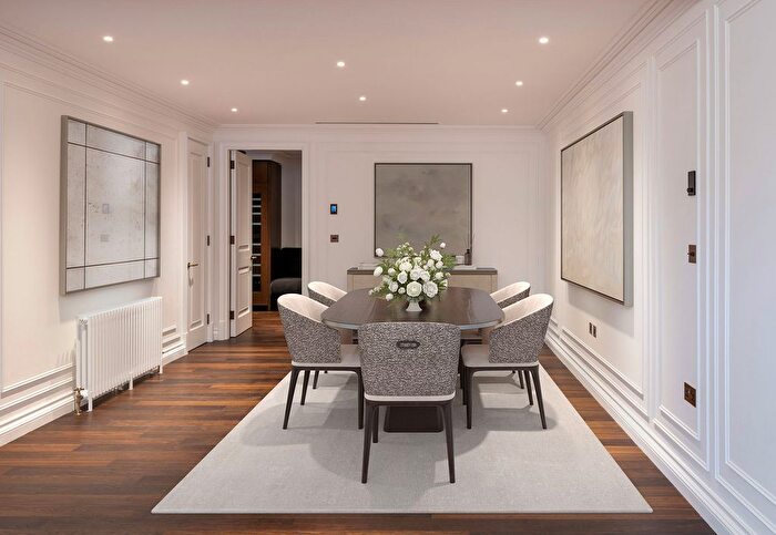 3 Bedroom Flat For Sale In Charles Street, London, W1J