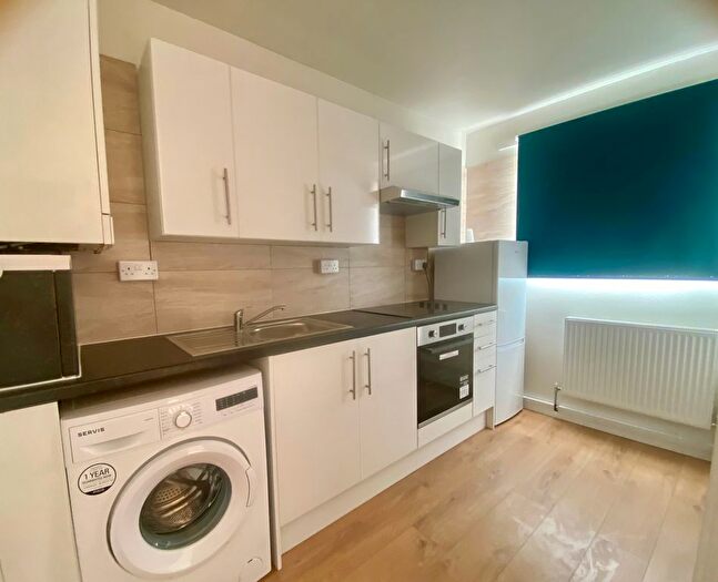 1 Bedroom Flat To Rent In Tollington Park, Finsbury Park, N4