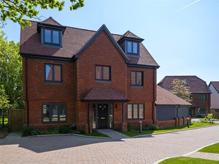 5 Bedroom Detached House For Sale In Tonbridge Road, Hildenborough, Tonbridge, TN11