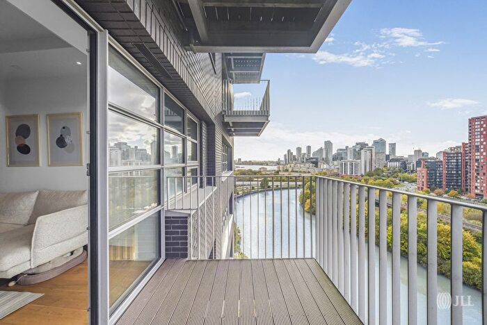 2 Bedroom Flat For Sale In London City Island, London, E14