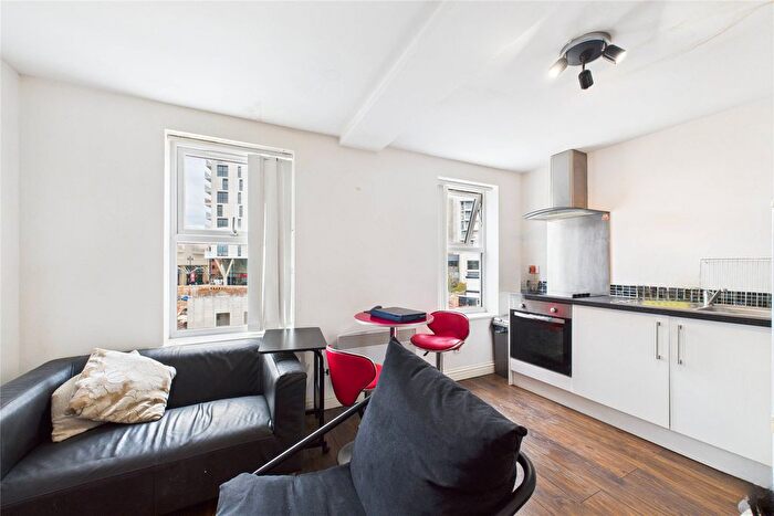 1 Bedroom Flat To Rent In Queen Street, Maidenhead, Berkshire, SL6