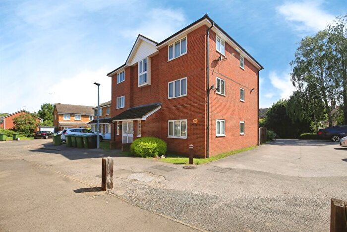2 Bedroom Flat For Sale In Flamborough Close, Woodston, Peterborough, PE2