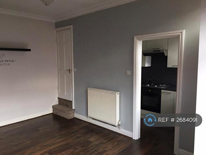 2 Bedroom Terraced House To Rent In Compton Row, Leeds, LS9