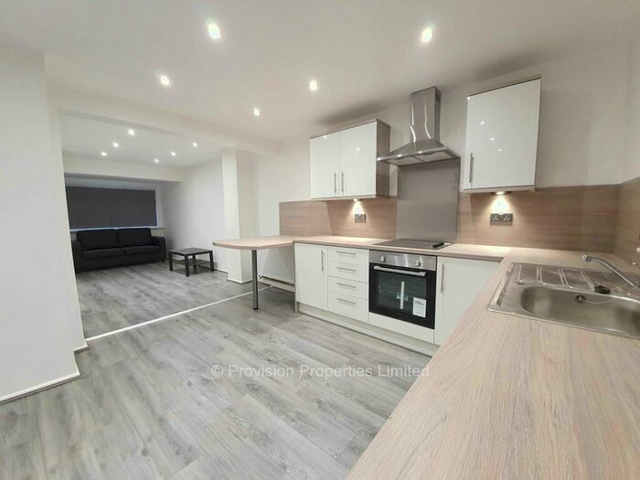 4 Bedroom Town House To Rent In Well Close Rise, City Centre, Leeds, LS2
