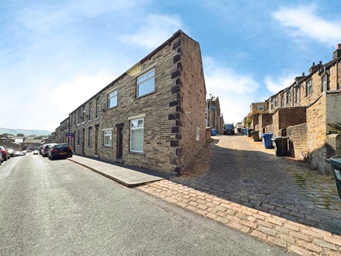 3 Bedroom End Of Terrace House For Sale In Russell Street, Skipton, BD23