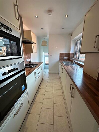 3 Bedroom Apartment To Rent In Kelvin Grove, Sandyford, NE2